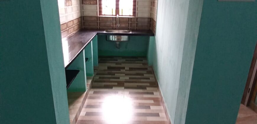 1 BED ROOM HOUSE AVAILABLE FOR RENT IN MAINROAD VALUTHOOR